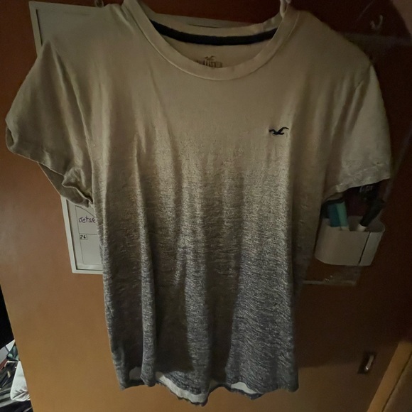 Hollister men’s Tshirt - Picture 1 of 3